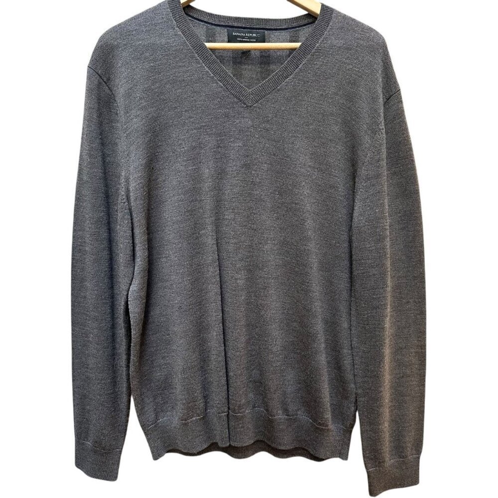 Banana Republic Merino Wool Sweater Gray Preppy Light Academia Casual V Neck‎ LG